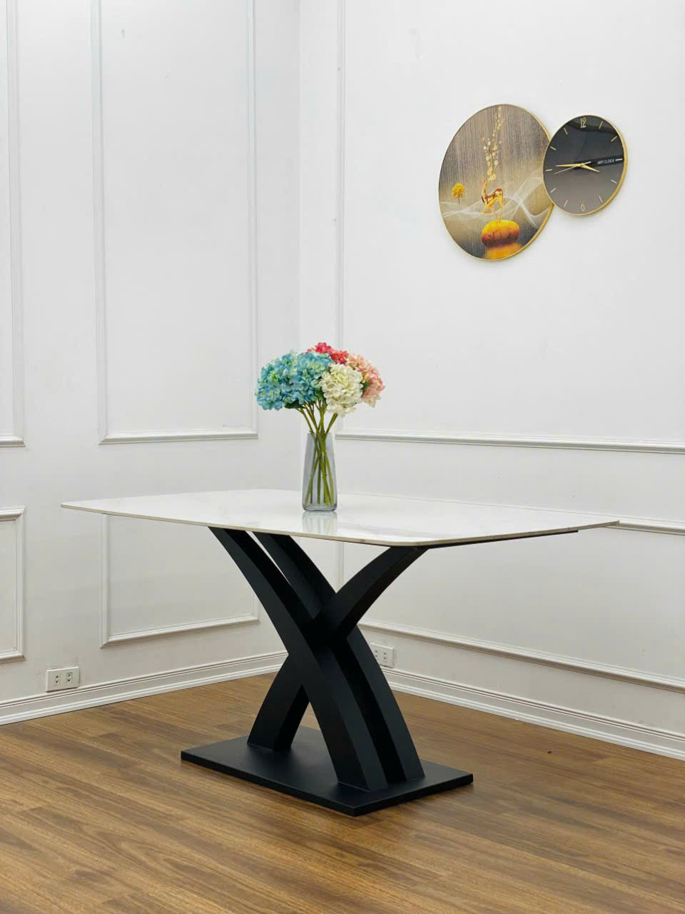 BÀN ĂN CHÂN GUCCI  BA 008